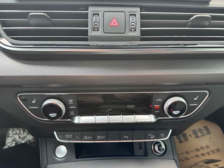 Фото 8 - Audi Q5L