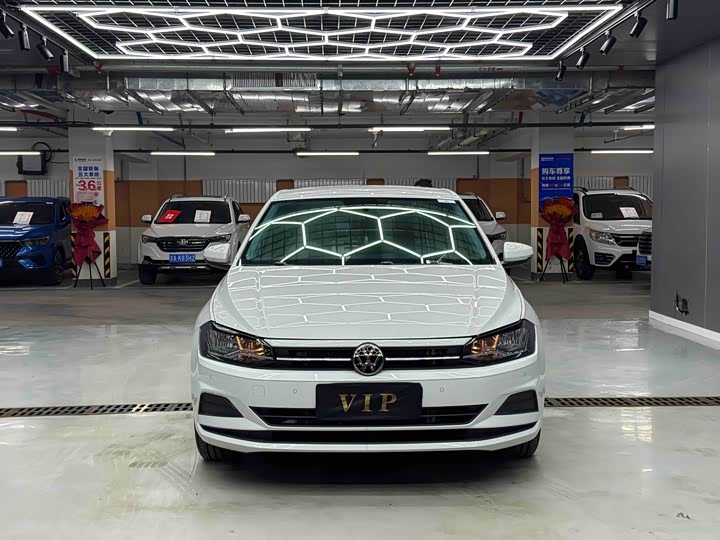 Фото 2 - Volkswagen Polo