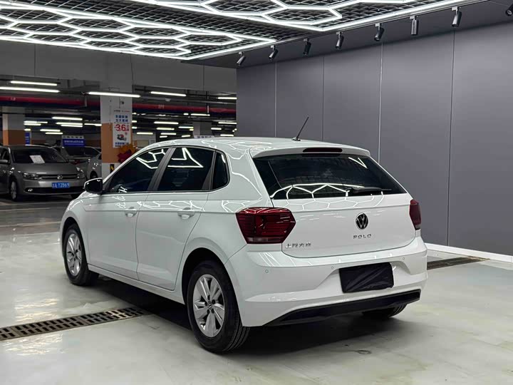 Фото 7 - Volkswagen Polo
