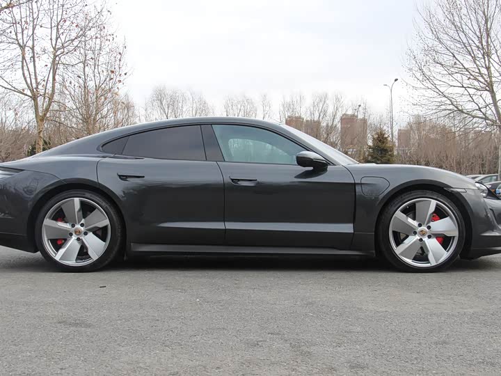 Фото 5 - Porsche Taycan