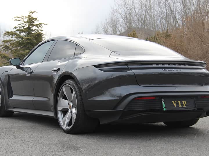 Фото 8 - Porsche Taycan