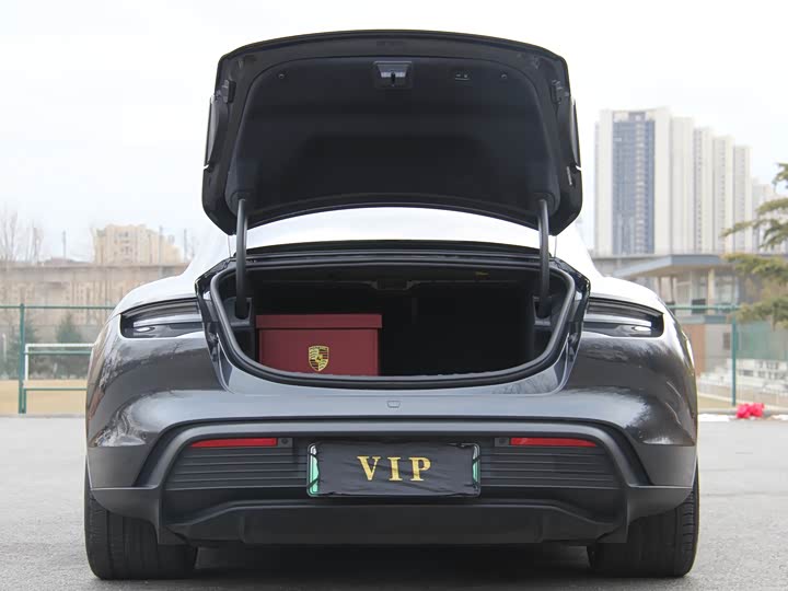 Фото 9 - Porsche Taycan