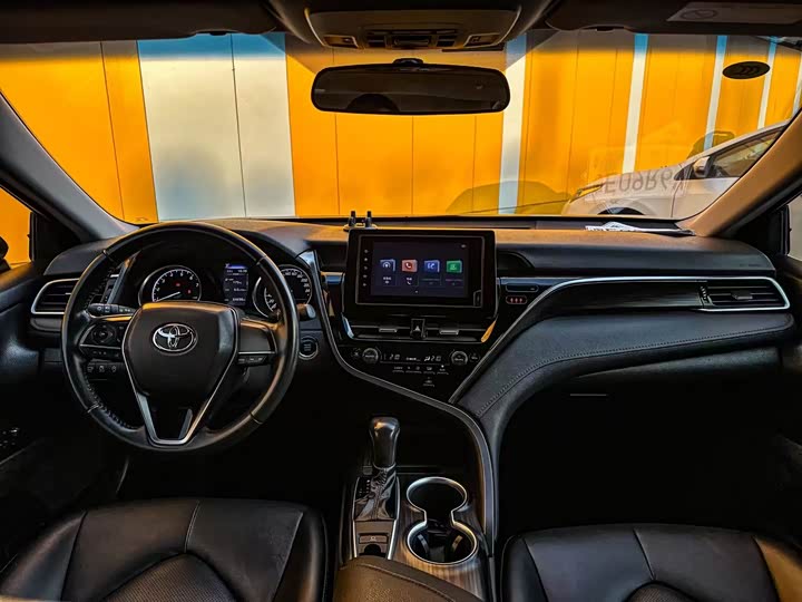 Фото 7 - Toyota Camry