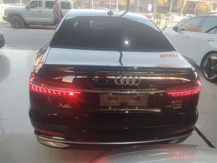 Фото 6 - Audi A6L