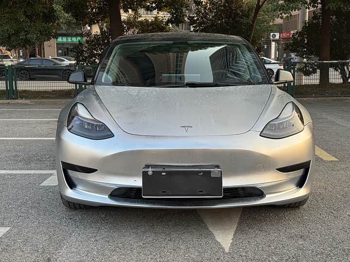 Фото 2 - Tesla Model 3