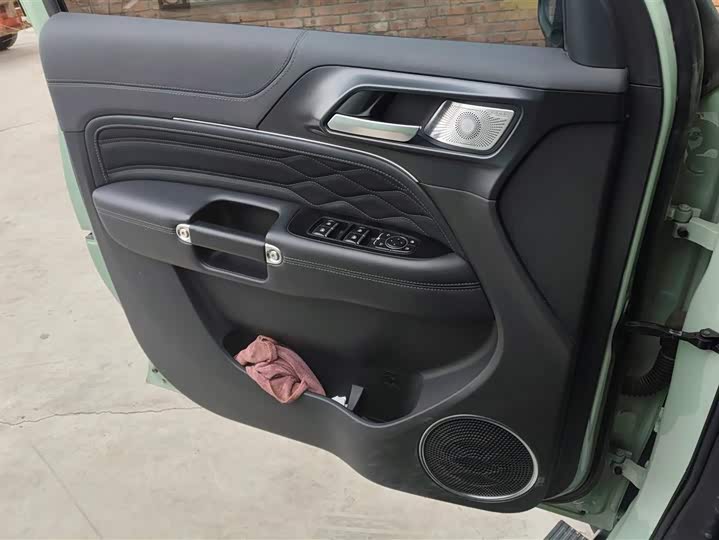 Фото 7 - Tank 300