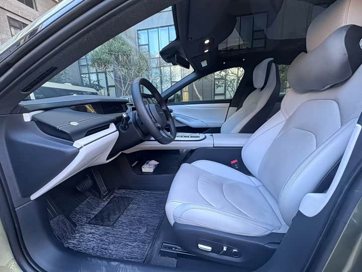 Фото 4 - Xiaomi SU7