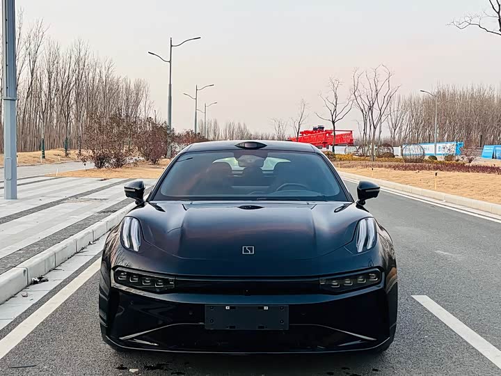 Фото 2 - Zeekr 001