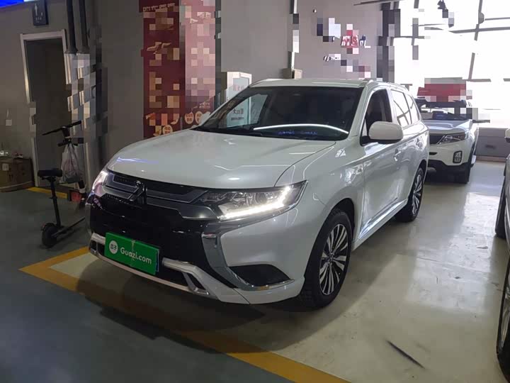 Фото 1 - Mitsubishi Outlander