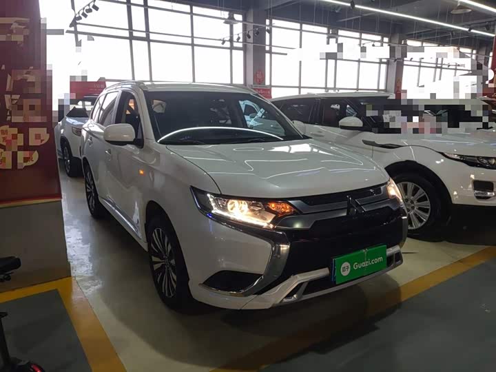 Фото 4 - Mitsubishi Outlander