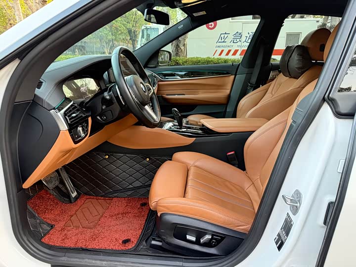 Фото 4 - BMW 6 Series GT