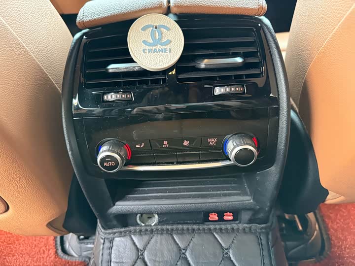 Фото 8 - BMW 6 Series GT