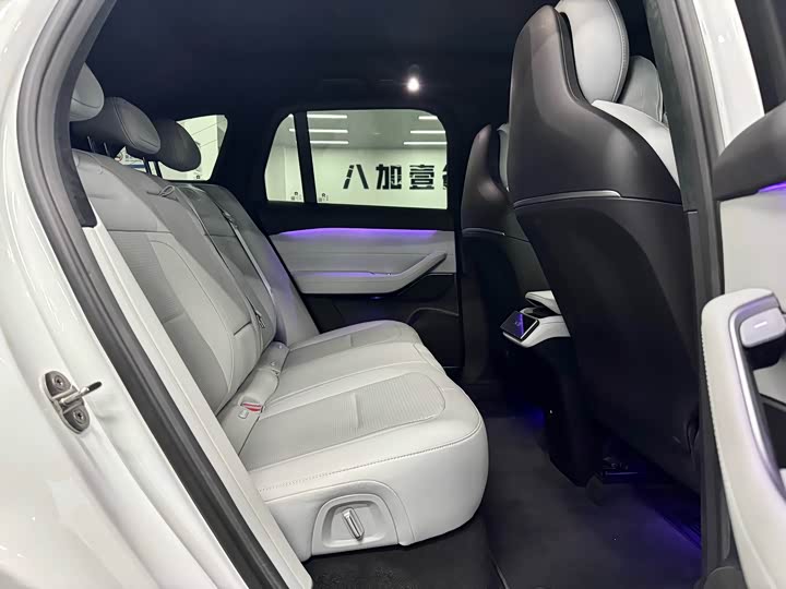 Фото 7 - Nio ES6