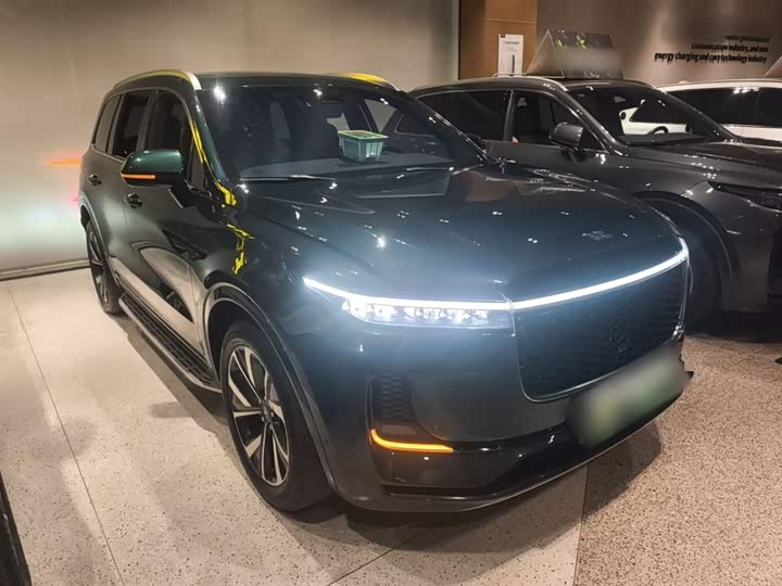 Фото 4 - LiXiang One