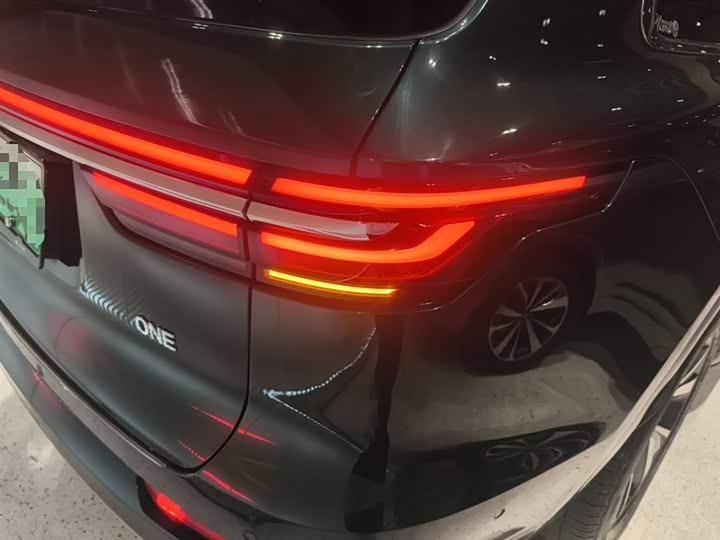 Фото 8 - LiXiang One