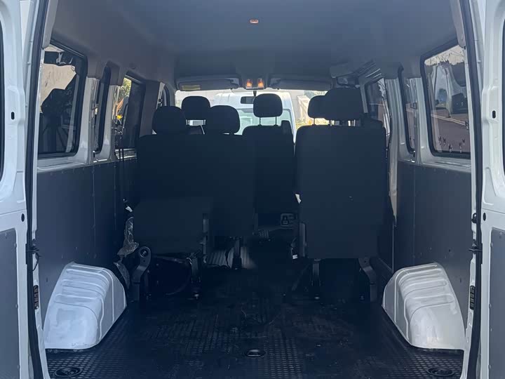 Фото 7 - Maxus V80