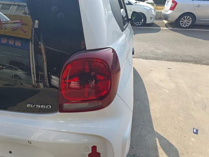 Фото 8 - Roewe Clever