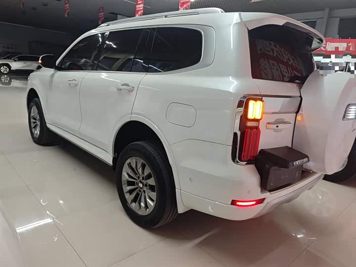 Фото 5 - Tank 500 Hybrid