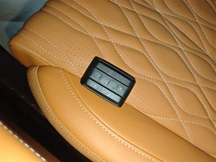 Фото 9 - Tank 500 Hybrid