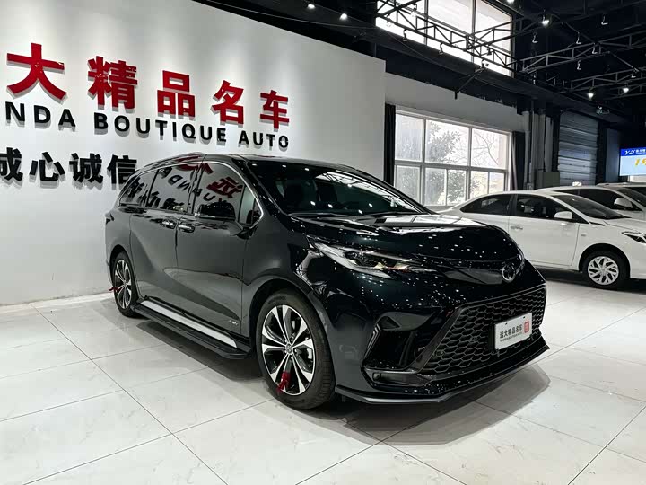 Фото 3 - Toyota Granvia