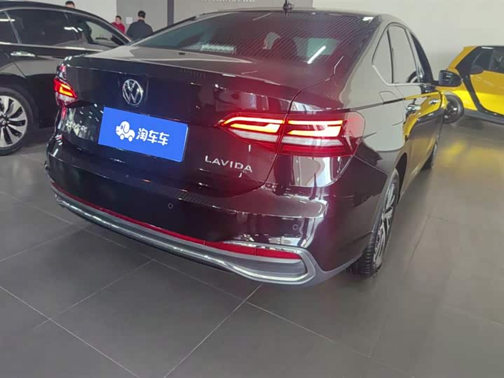 Фото 3 - Volkswagen Lavida