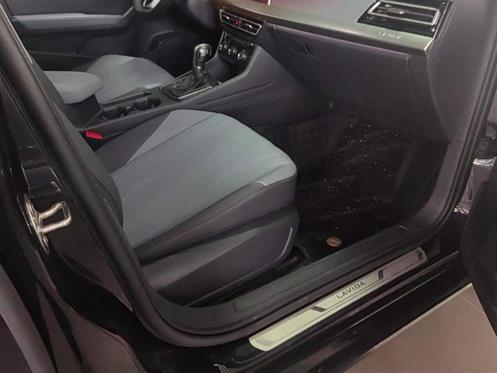 Фото 8 - Volkswagen Lavida