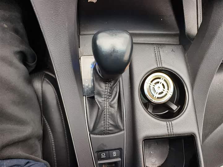 Фото 7 - Toyota Avalon