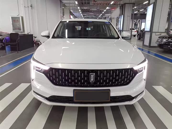 Фото 2 - Bestune B70