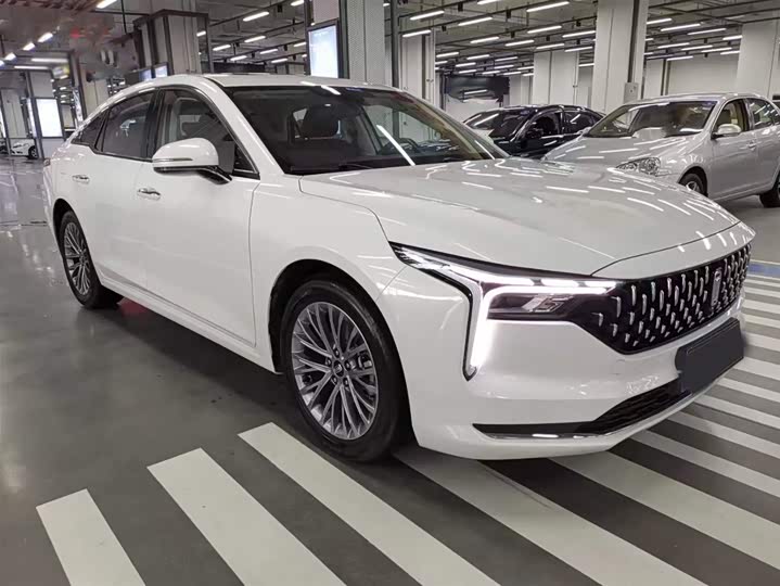 Фото 3 - Bestune B70