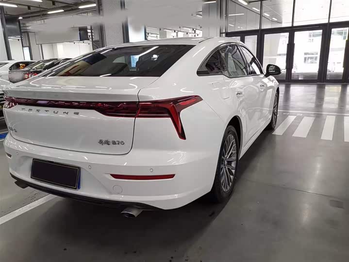 Фото 4 - Bestune B70