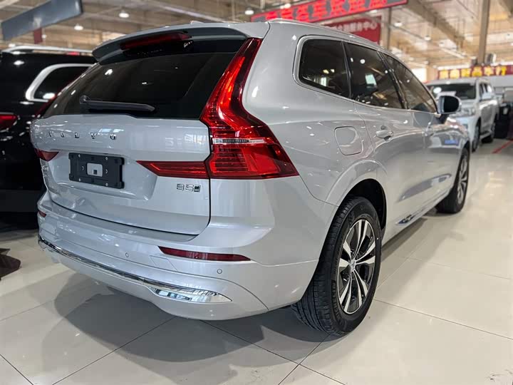 Фото 6 - Volvo XC60