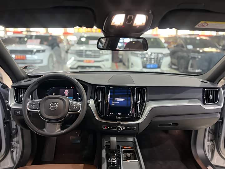 Фото 7 - Volvo XC60