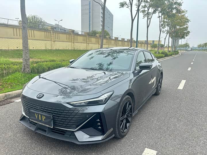 Фото 1 - Changan UNI-V