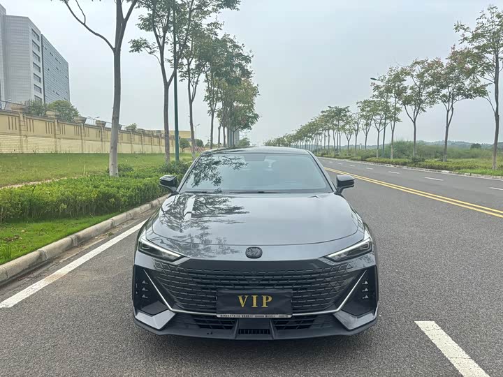 Фото 2 - Changan UNI-V