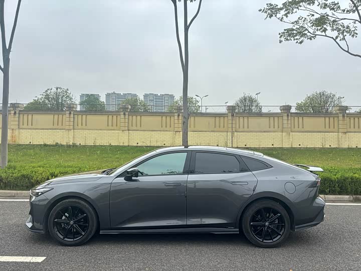 Фото 3 - Changan UNI-V