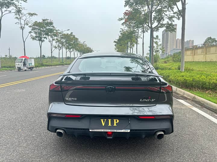 Фото 5 - Changan UNI-V