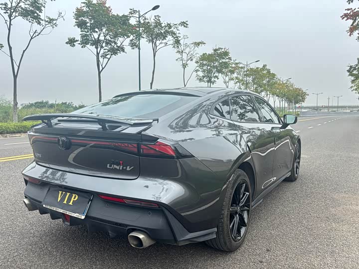 Фото 6 - Changan UNI-V