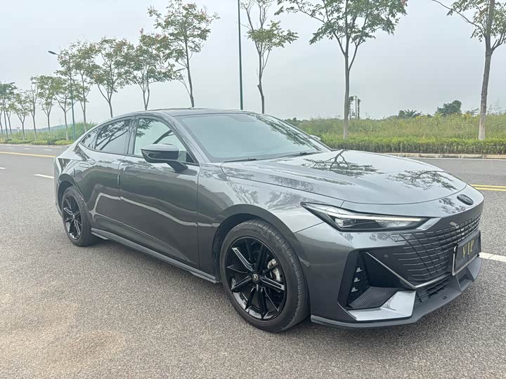 Фото 8 - Changan UNI-V