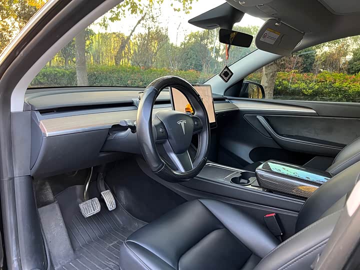 Фото 9 - Tesla Model Y
