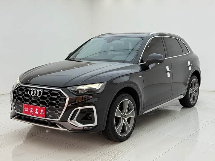 Фото 1 - Audi Q5L