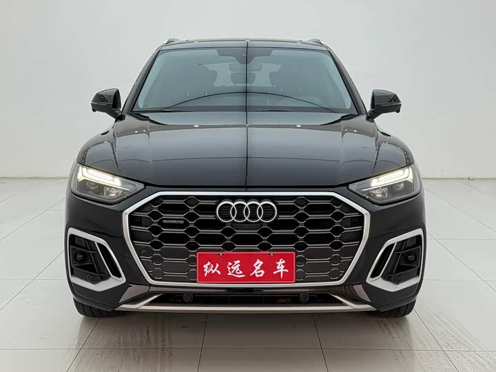 Фото 2 - Audi Q5L