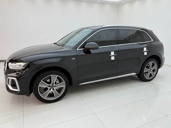 Фото 4 - Audi Q5L