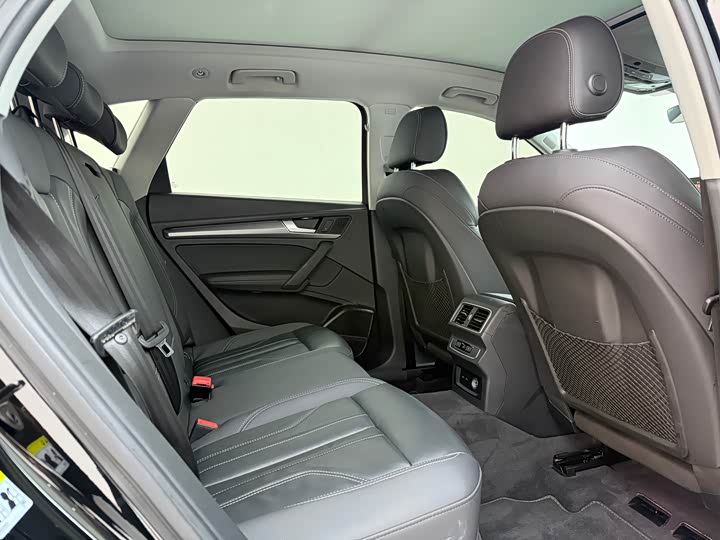 Фото 7 - Audi Q5L