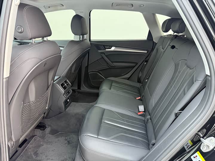 Фото 9 - Audi Q5L