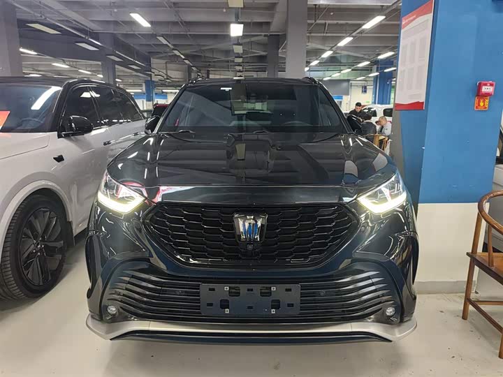 Фото 3 - Toyota Crown Kluger