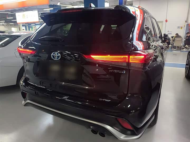 Фото 6 - Toyota Crown Kluger