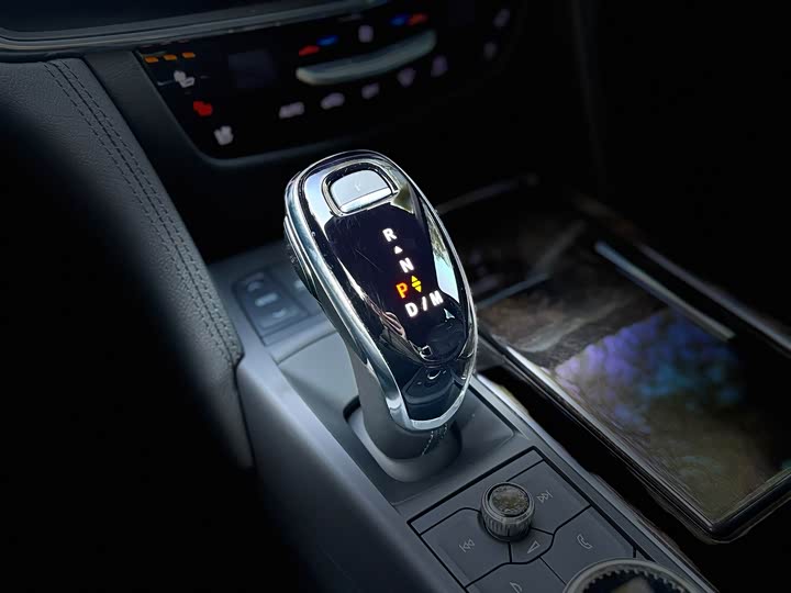 Фото 9 - Cadillac CT6