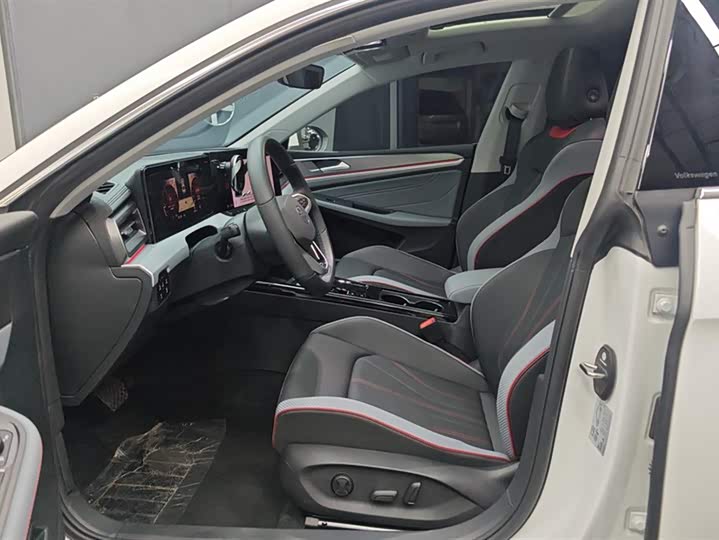 Фото 9 - Volkswagen Lamando L