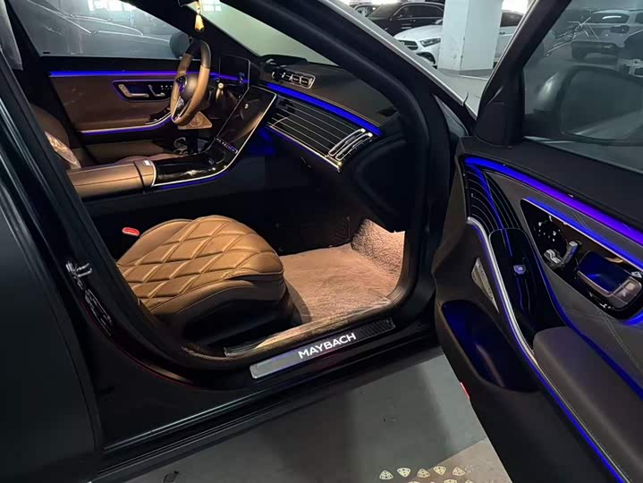 Фото 3 - Mercedes-Benz Maybach S-Class