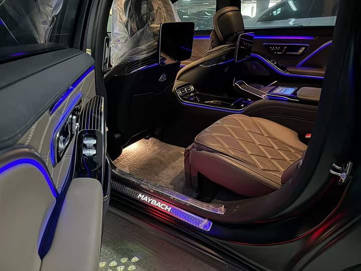 Фото 5 - Mercedes-Benz Maybach S-Class